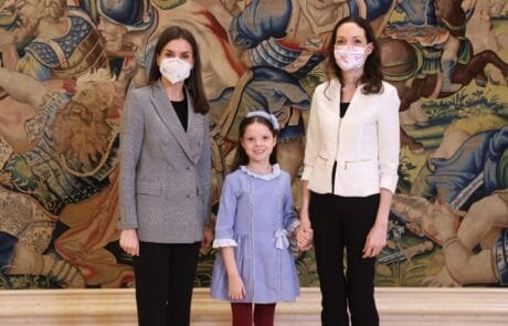 S.M. la Reina Letizia recibe a Carolina y a su madre Laura en el Palacio de la Zarzuela.